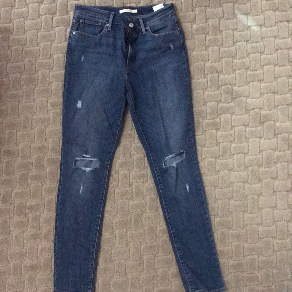 721 Levi high rise jeans! Ripped!
